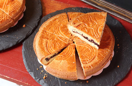 Lot de 2 Gâteau basque fourré à la cerise noire