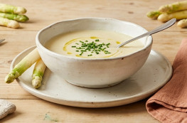 Velouté d'asperges blanches récoltées dans les Landes