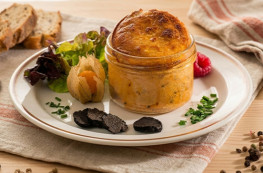 Soufflé au Foie de canard (30%) aux brisures de Truffe noire du Périgord (3%)