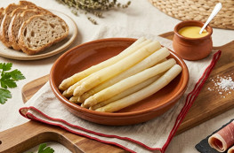 Asperges Blanches récoltées dans les Landes